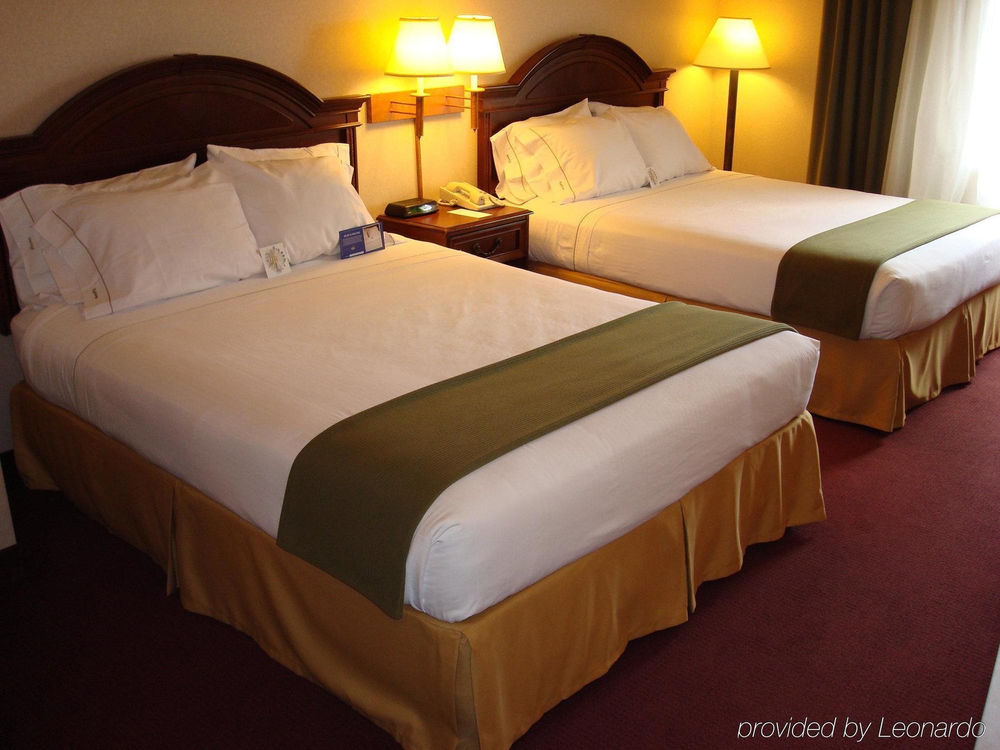 Holiday Inn Express Hotel & Suites Eagle Pass By Ihg Habitación foto